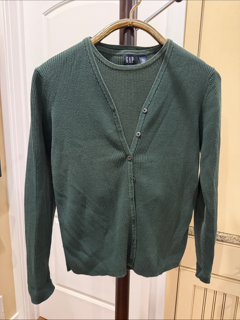 GAP Women’s 90s Vintage Deep Green Button Down Cardigan & Shell